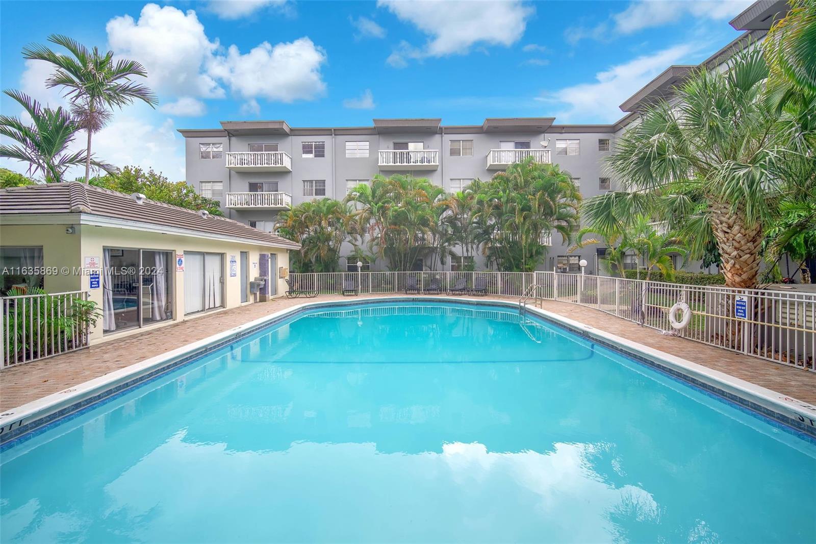 LUNA AT HOLLYWOOD CONDO I - Residential