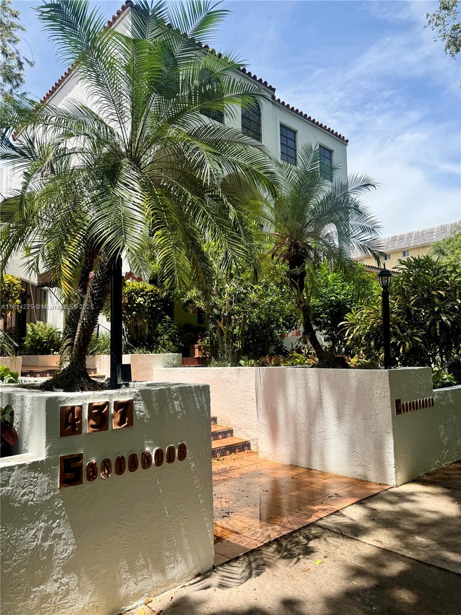 Rental Property at 437 Santander Ave G, Coral Gables, Broward County, Florida - Bedrooms: 2 
Bathrooms: 3  - $4,200 MO.