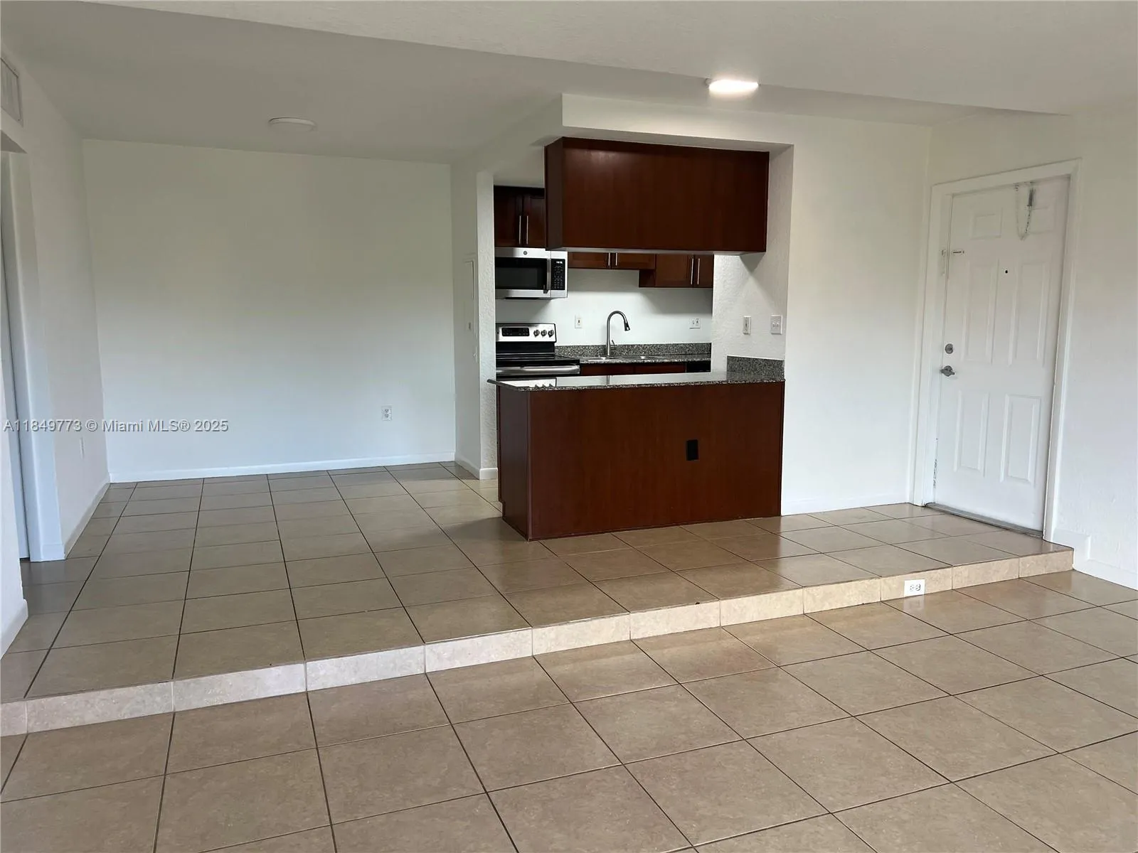 Pinecrest, Florida 33156, United States, 2 Bedrooms Bedrooms, ,2 BathroomsBathrooms,Residential,Active,210619