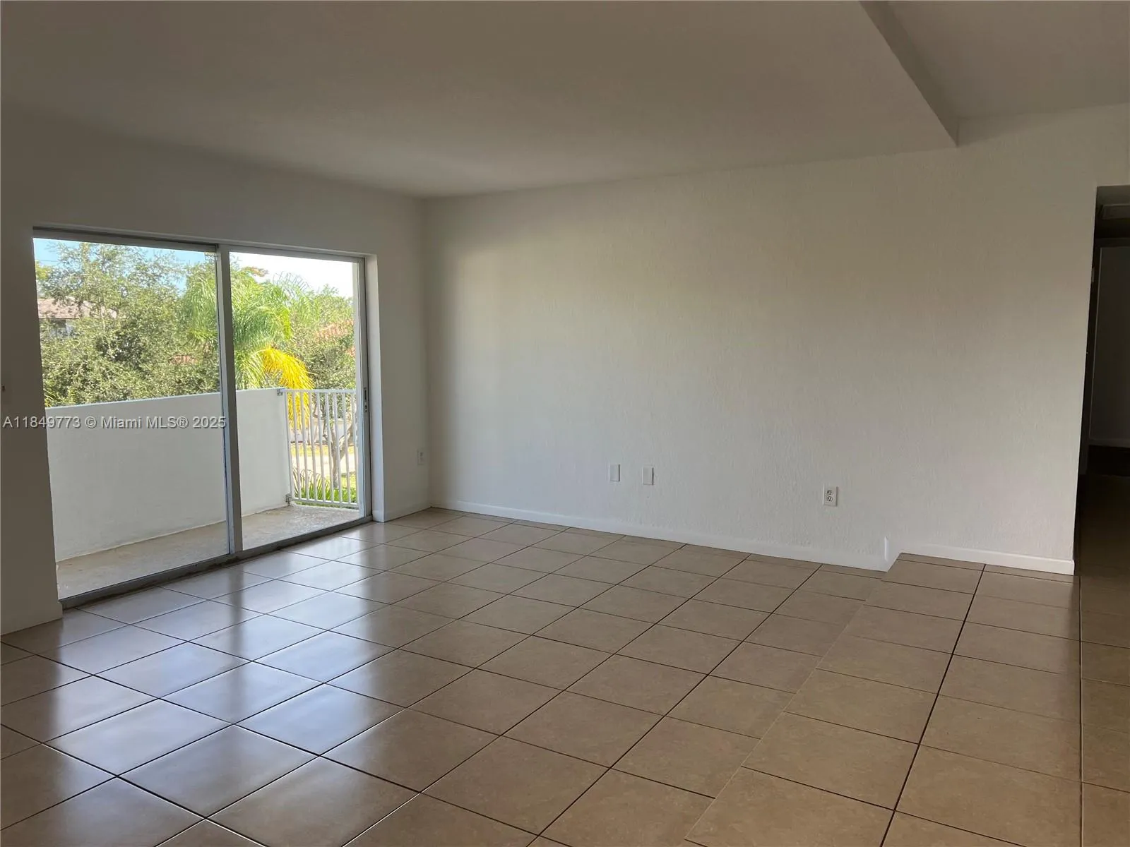 Pinecrest, Florida 33156, United States, 2 Bedrooms Bedrooms, ,2 BathroomsBathrooms,Residential,Active,210619