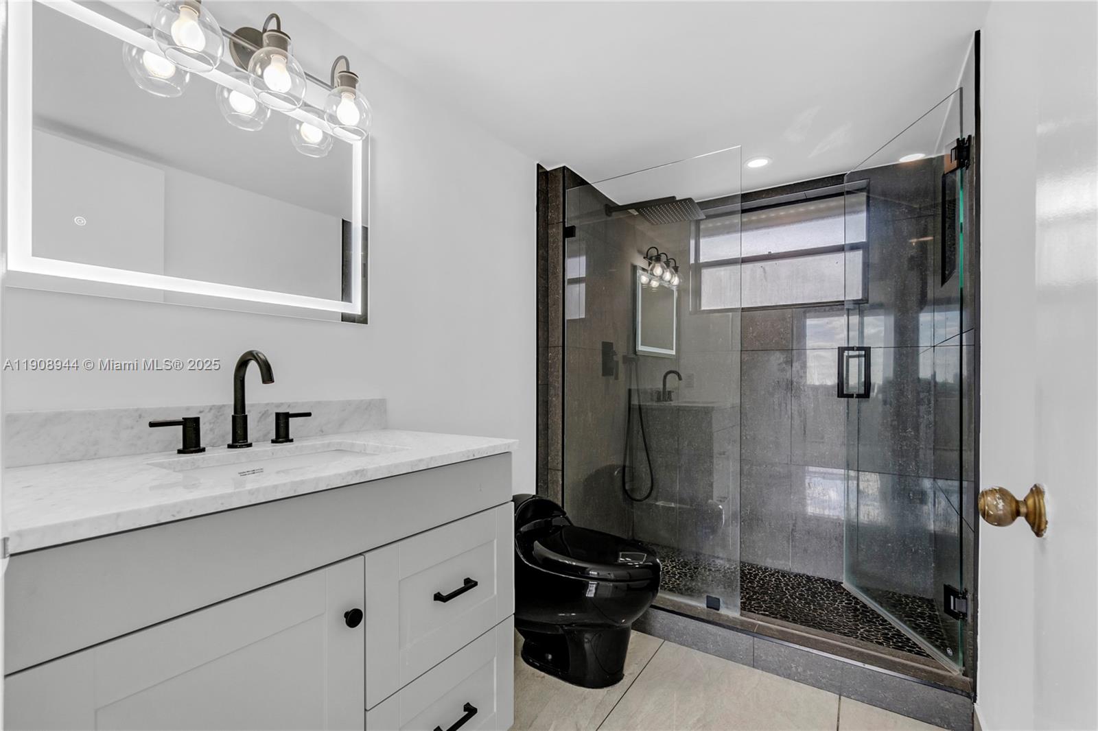 PARKVIEW PLAZA CONDO - Residential Lease