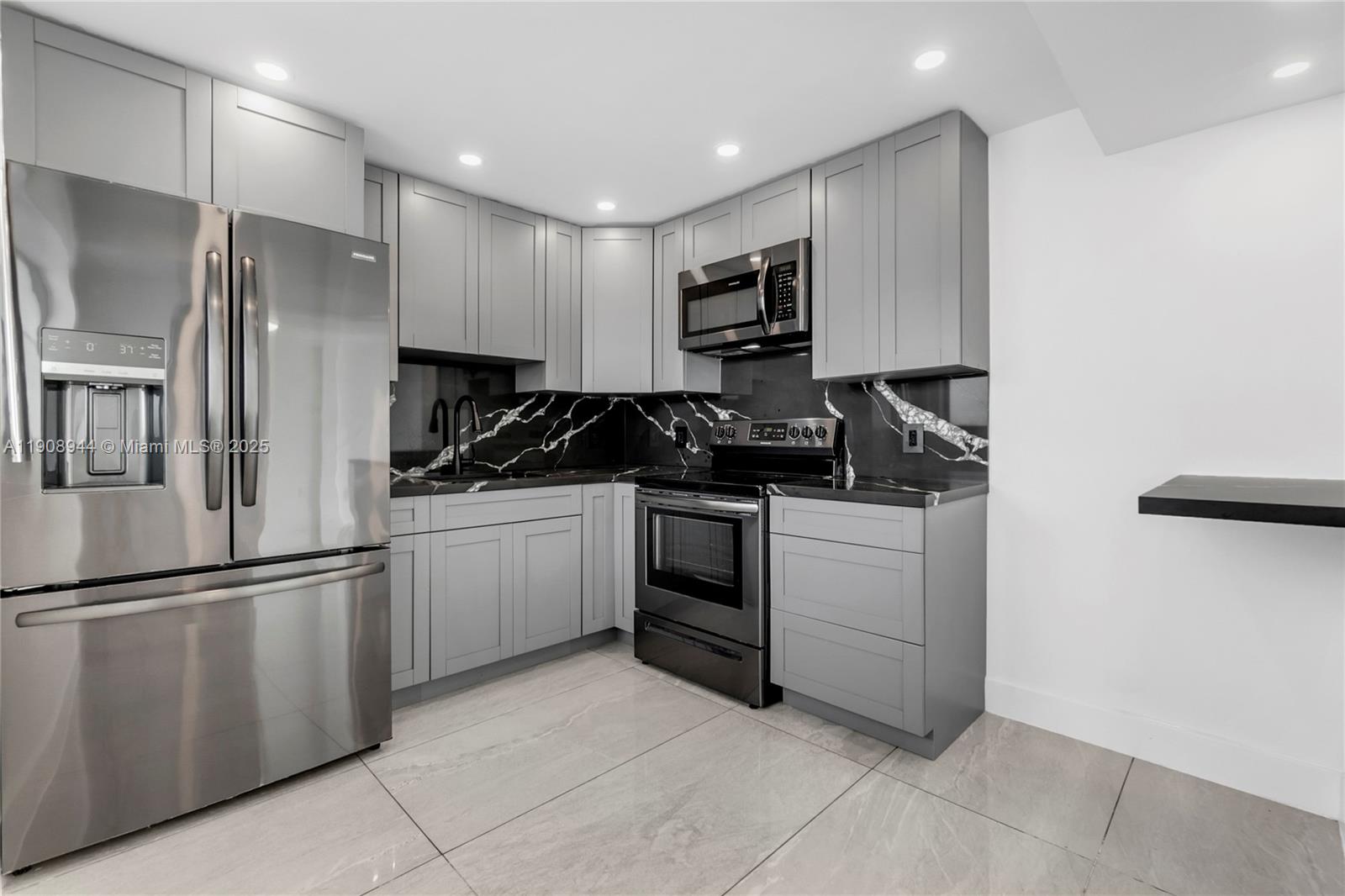 PARKVIEW PLAZA CONDO - Residential Lease