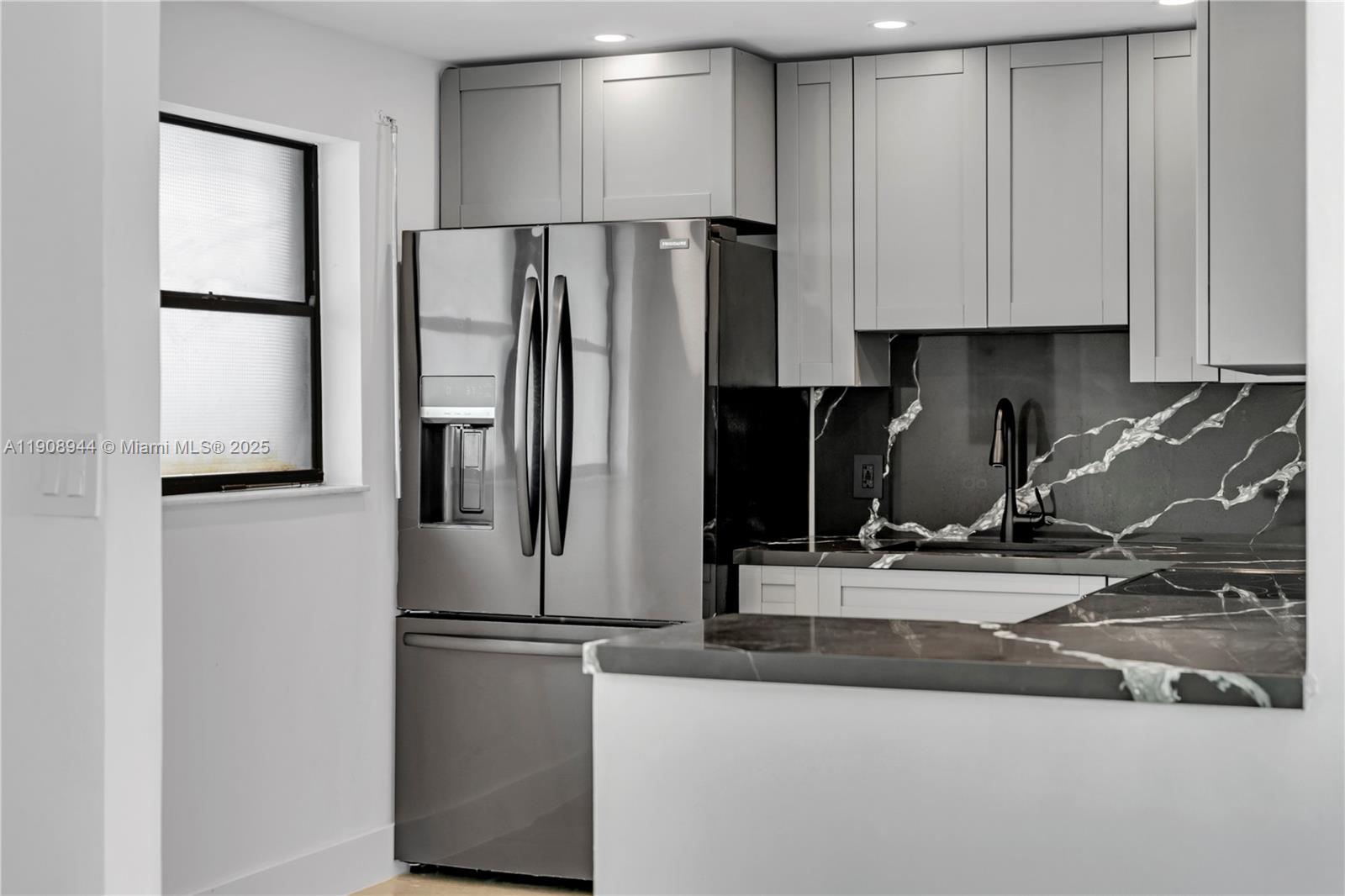 PARKVIEW PLAZA CONDO - Residential Lease