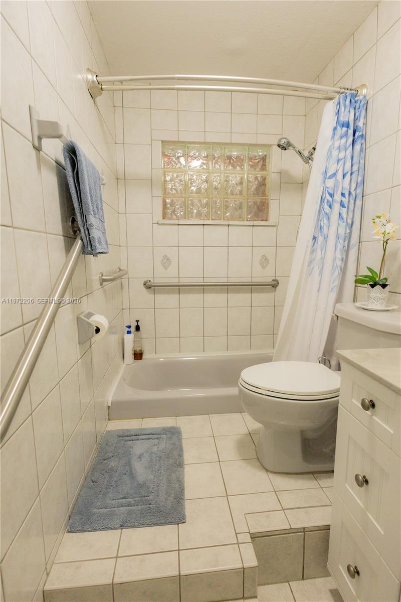 SUNRISE GOLF VILLAGE SEC - Residential