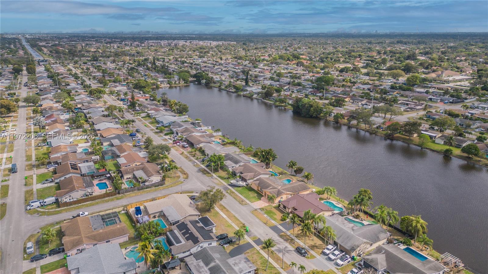 SUNRISE GOLF VILLAGE SEC - Residential