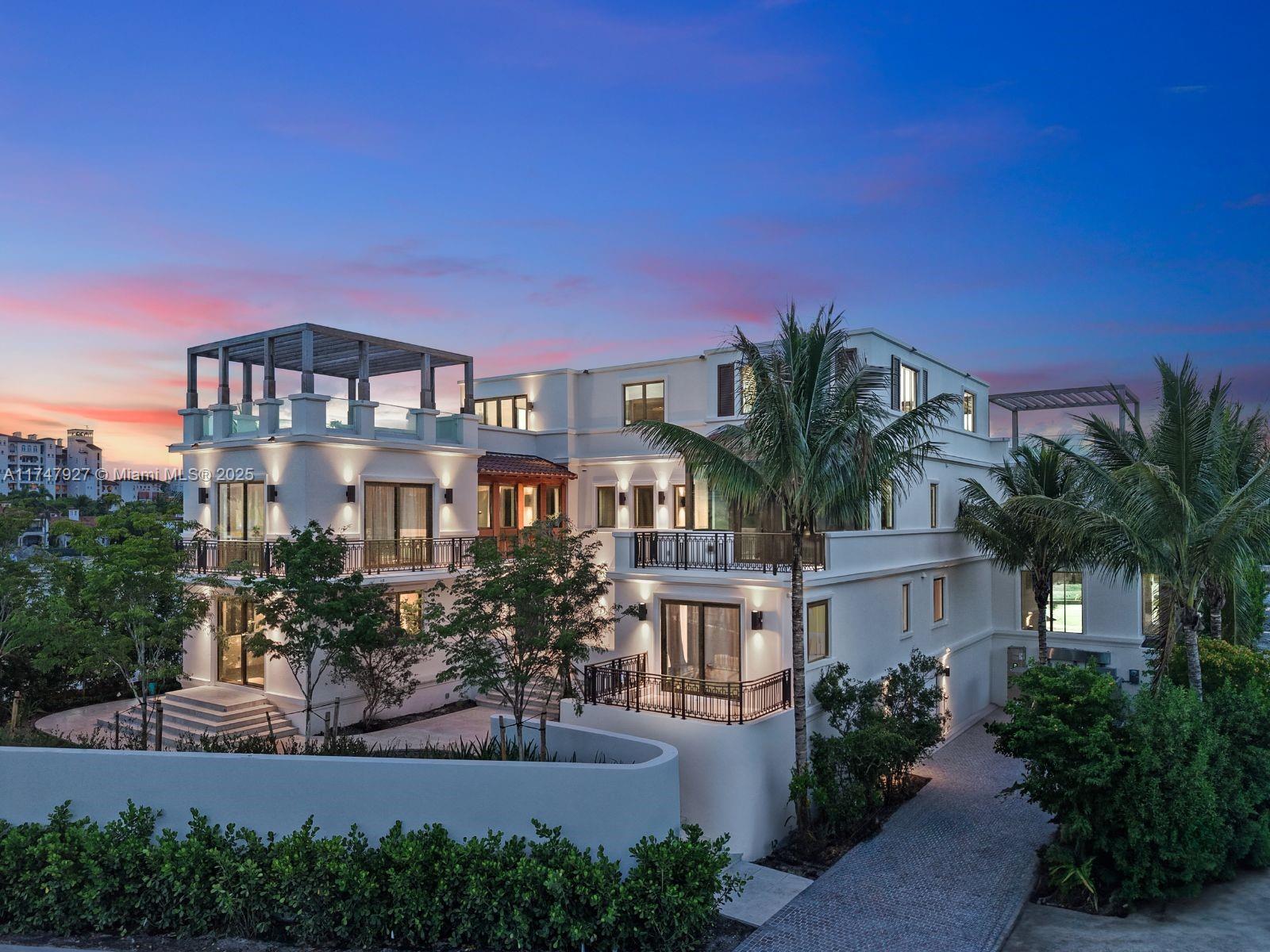 THE MANSIONS ON FISHER - Residential