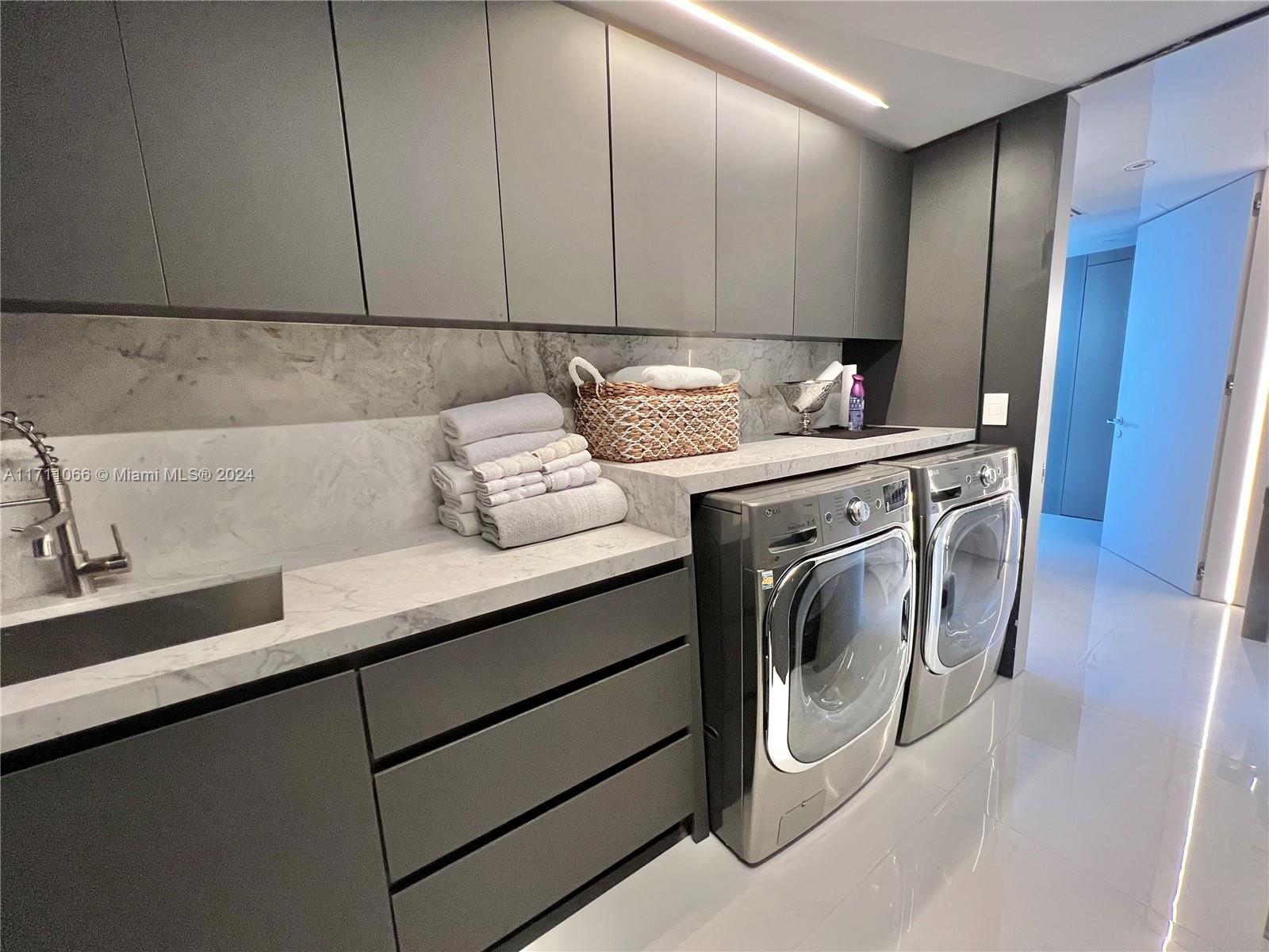 ACQUALINA OCEAN RESIDENCE - Residential