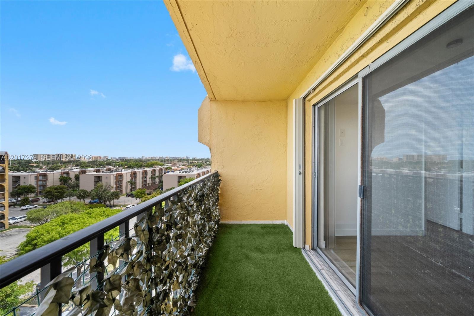 SUNSET VILLAS NO 3 CONDO - Residential