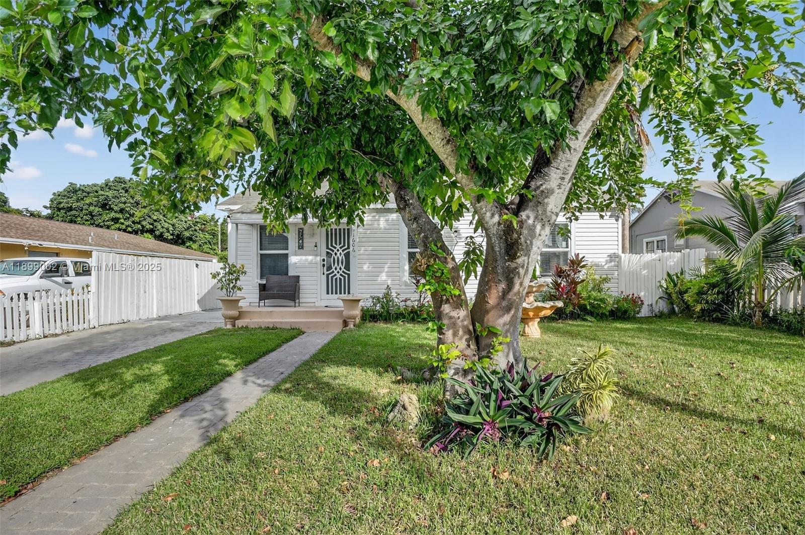 LAKE WORTH HEIGHTS - Residential