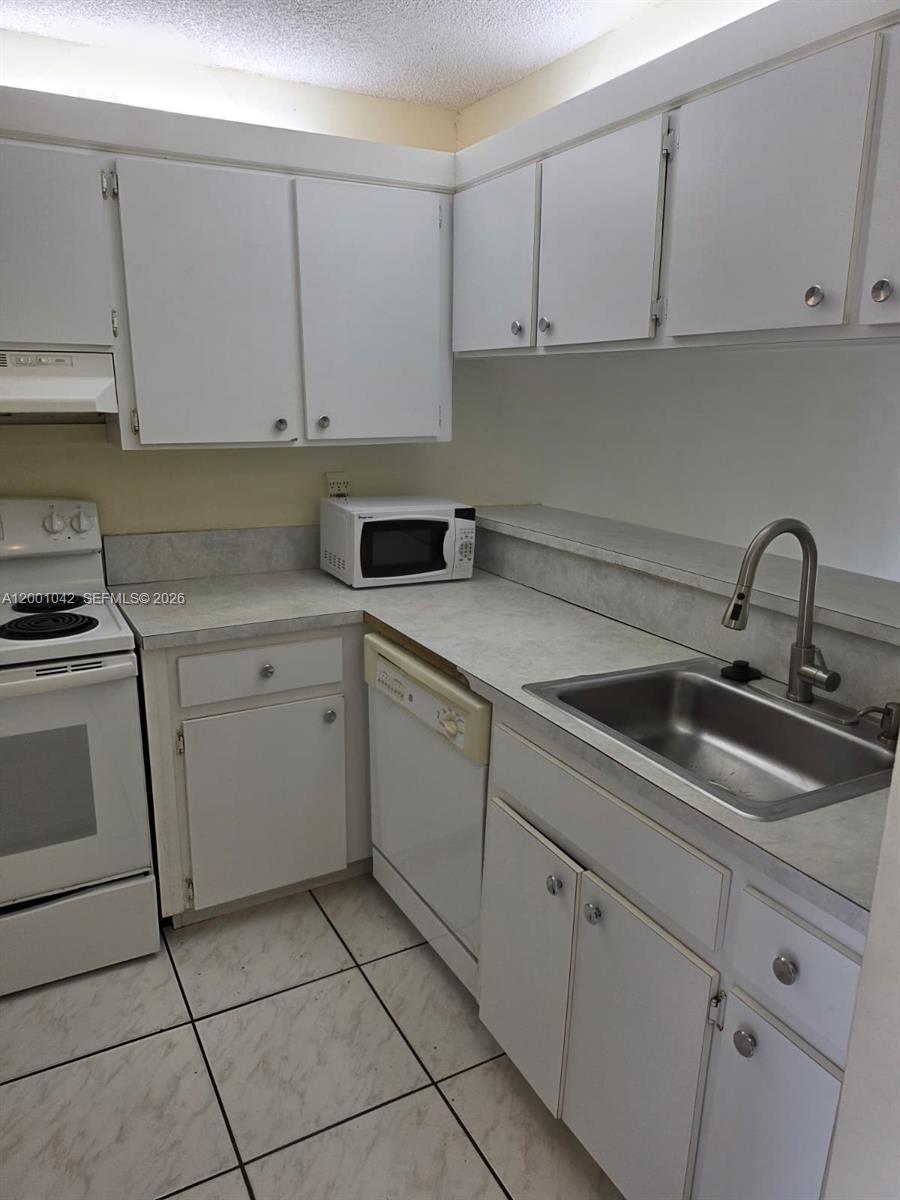 HEFTLER TOWNHOUSES AT RED - Residential