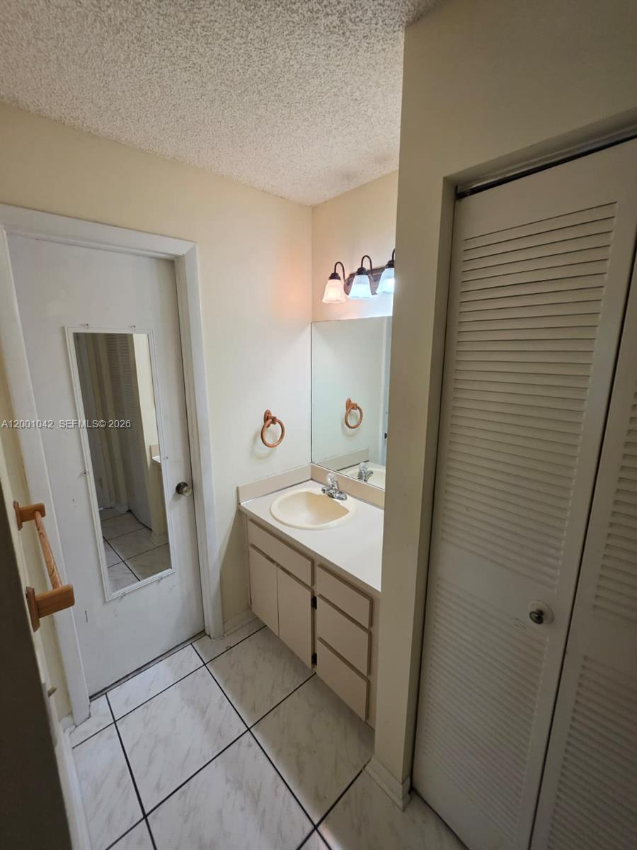 HEFTLER TOWNHOUSES AT RED - Residential