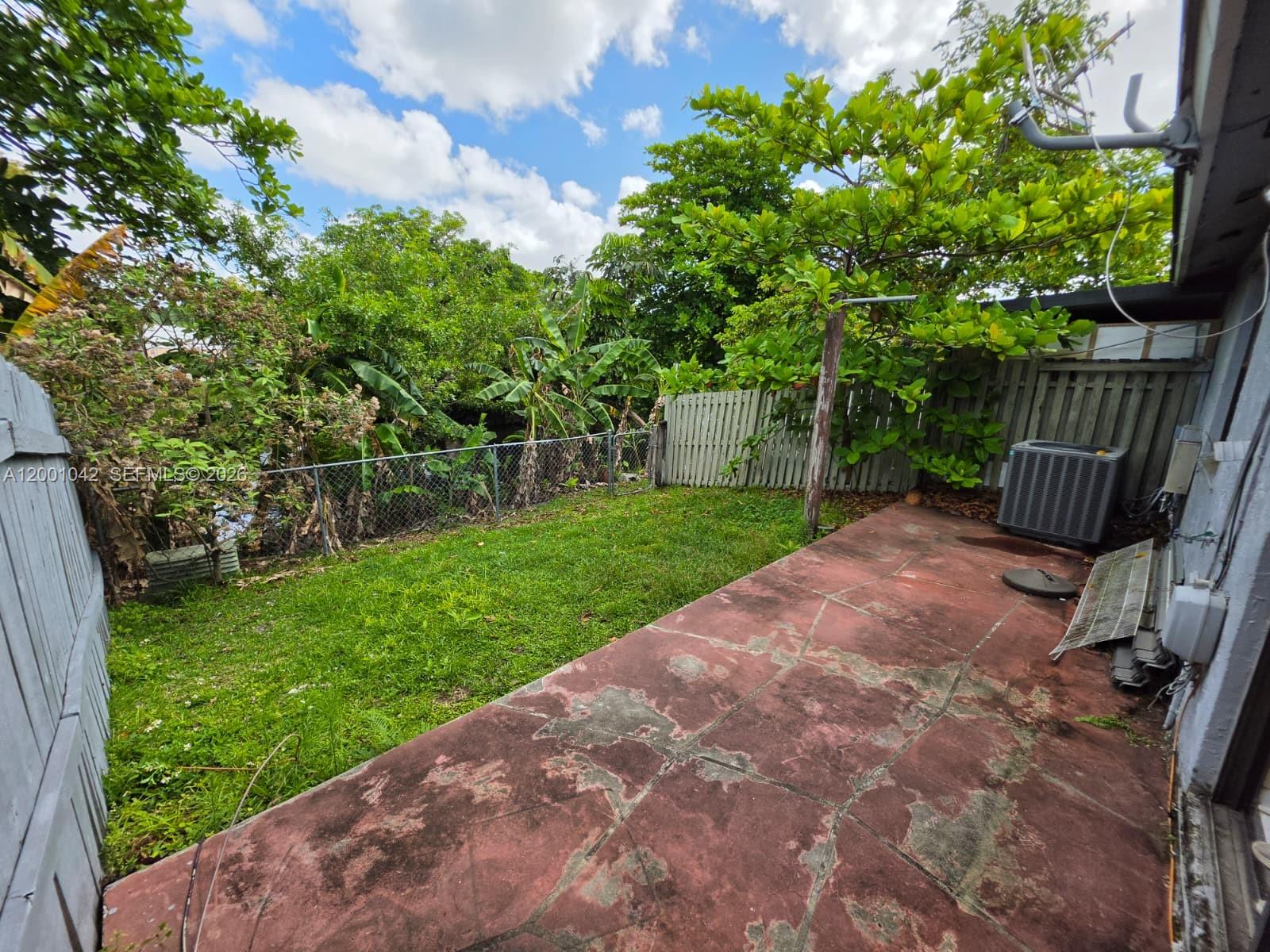 HEFTLER TOWNHOUSES AT RED - Residential