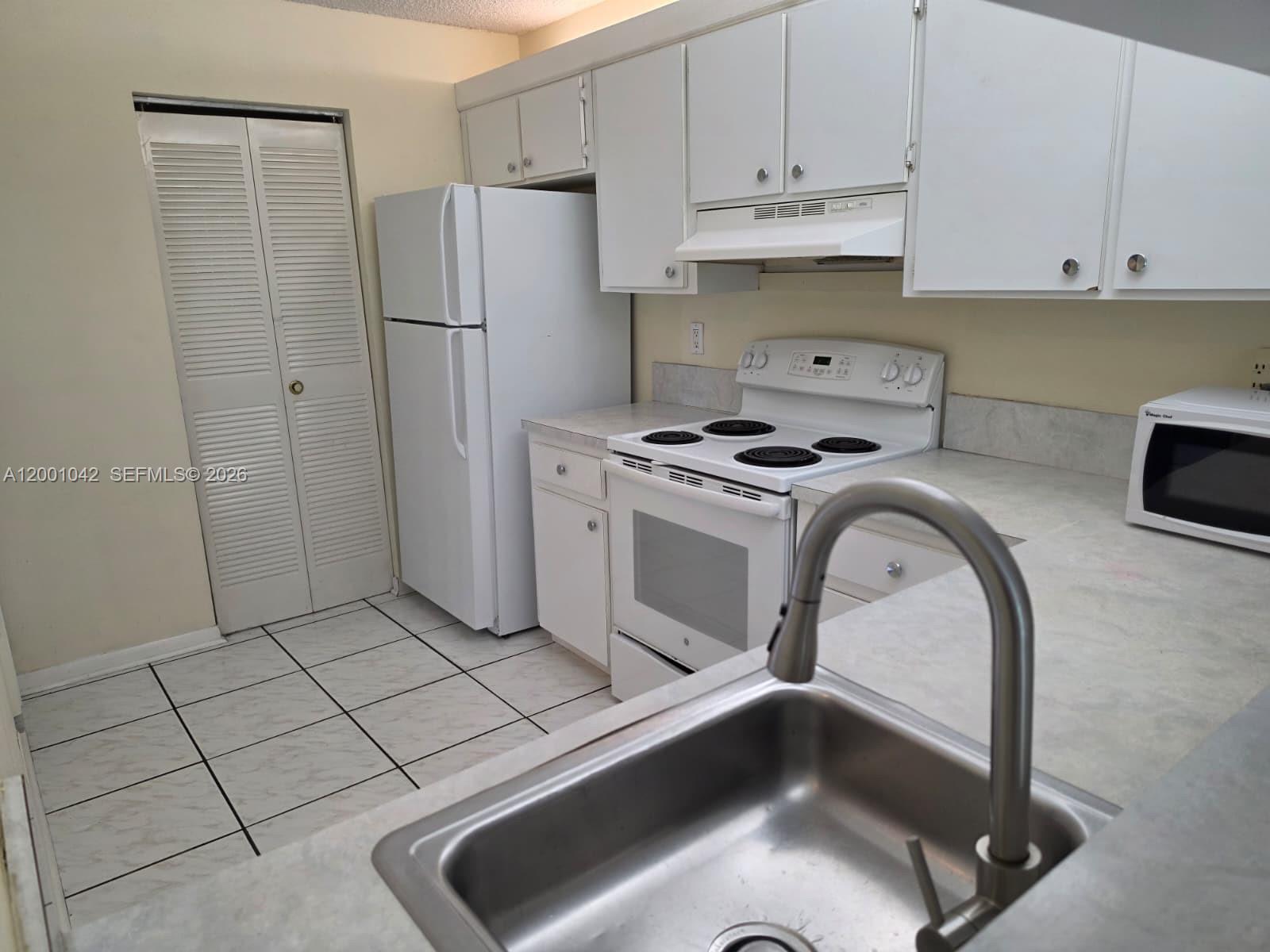 HEFTLER TOWNHOUSES AT RED - Residential