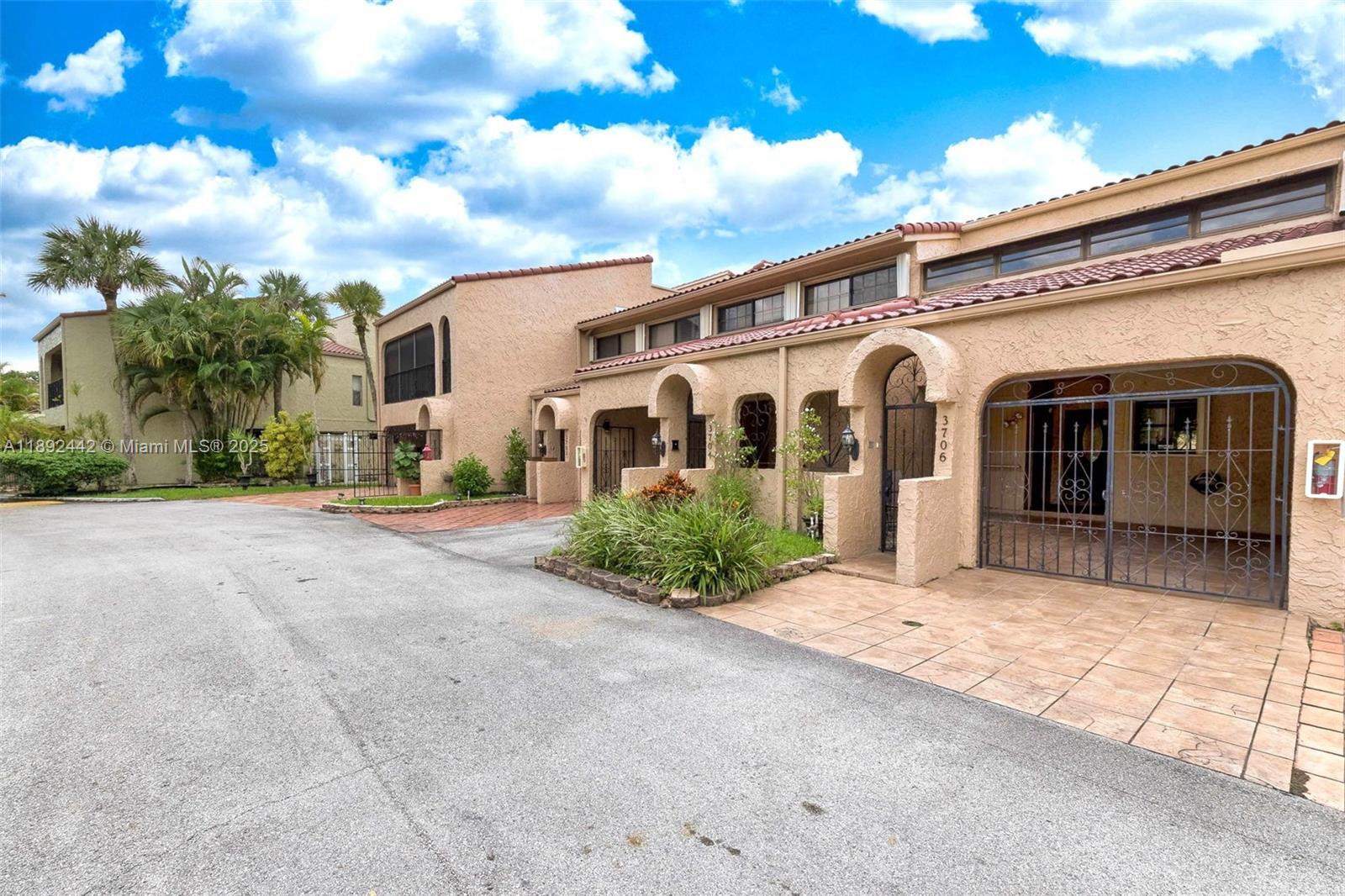 COSTA DEL SOL CONDO NO 3 - Residential