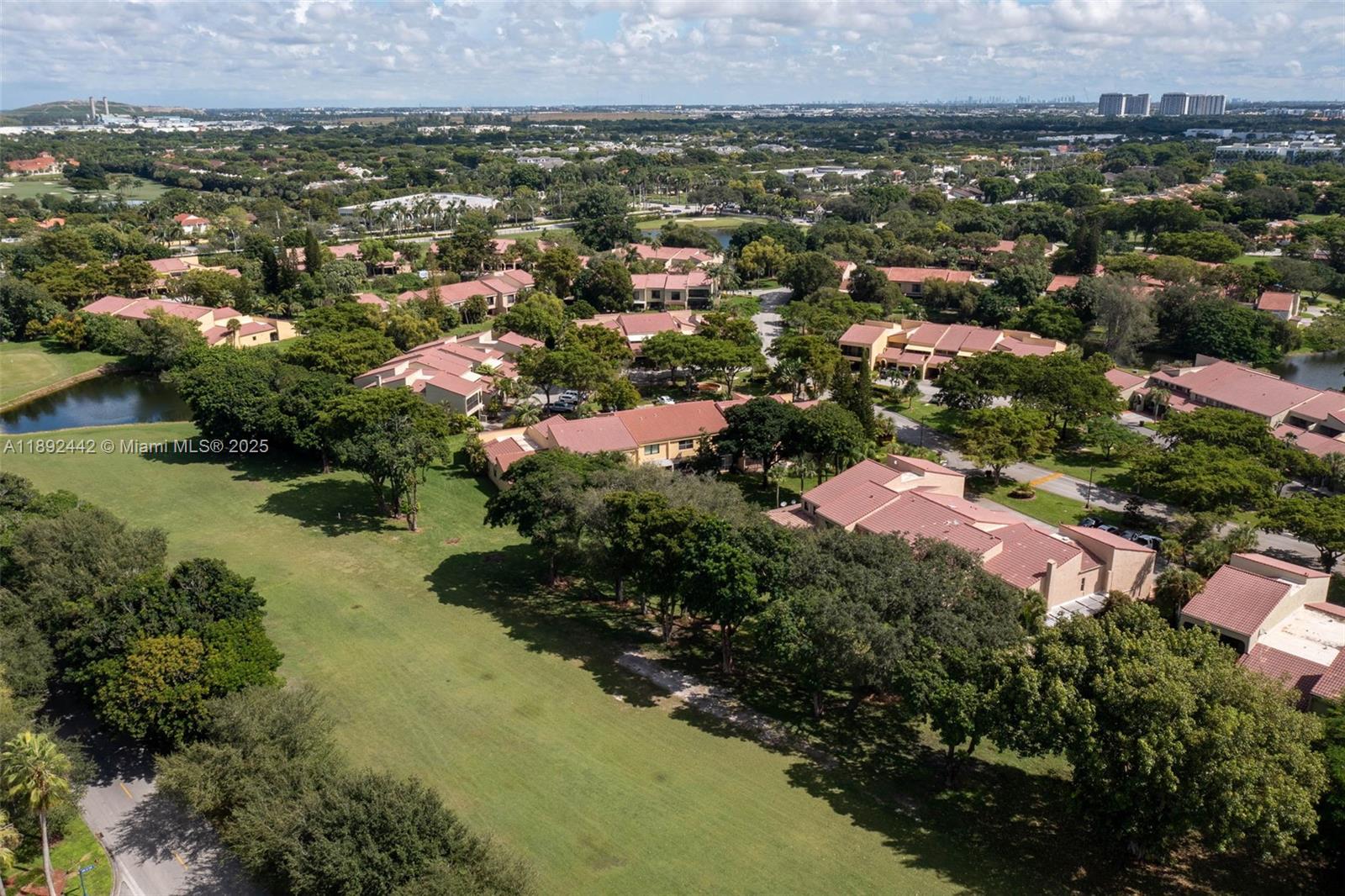 COSTA DEL SOL CONDO NO 3 - Residential