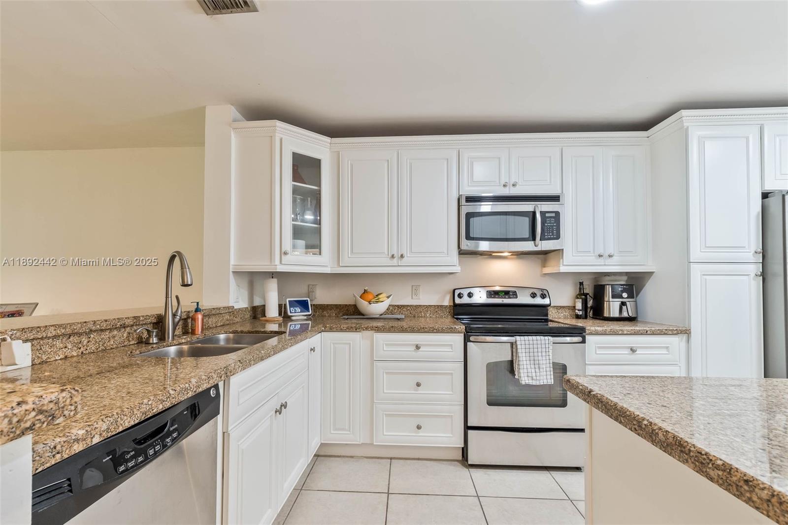 COSTA DEL SOL CONDO NO 3 - Residential