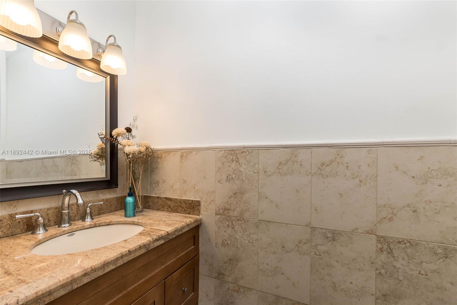 COSTA DEL SOL CONDO NO 3 - Residential
