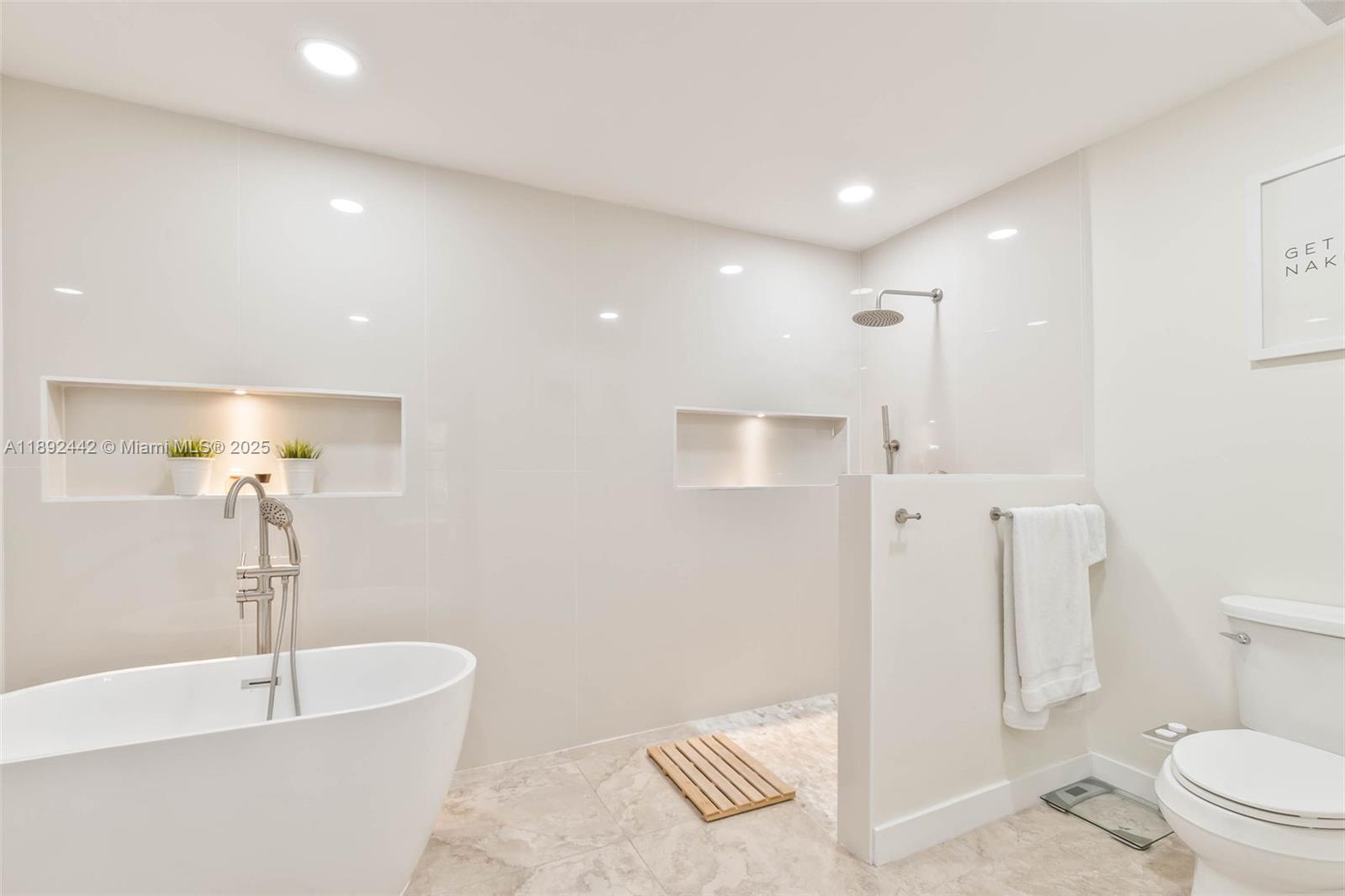 COSTA DEL SOL CONDO NO 3 - Residential