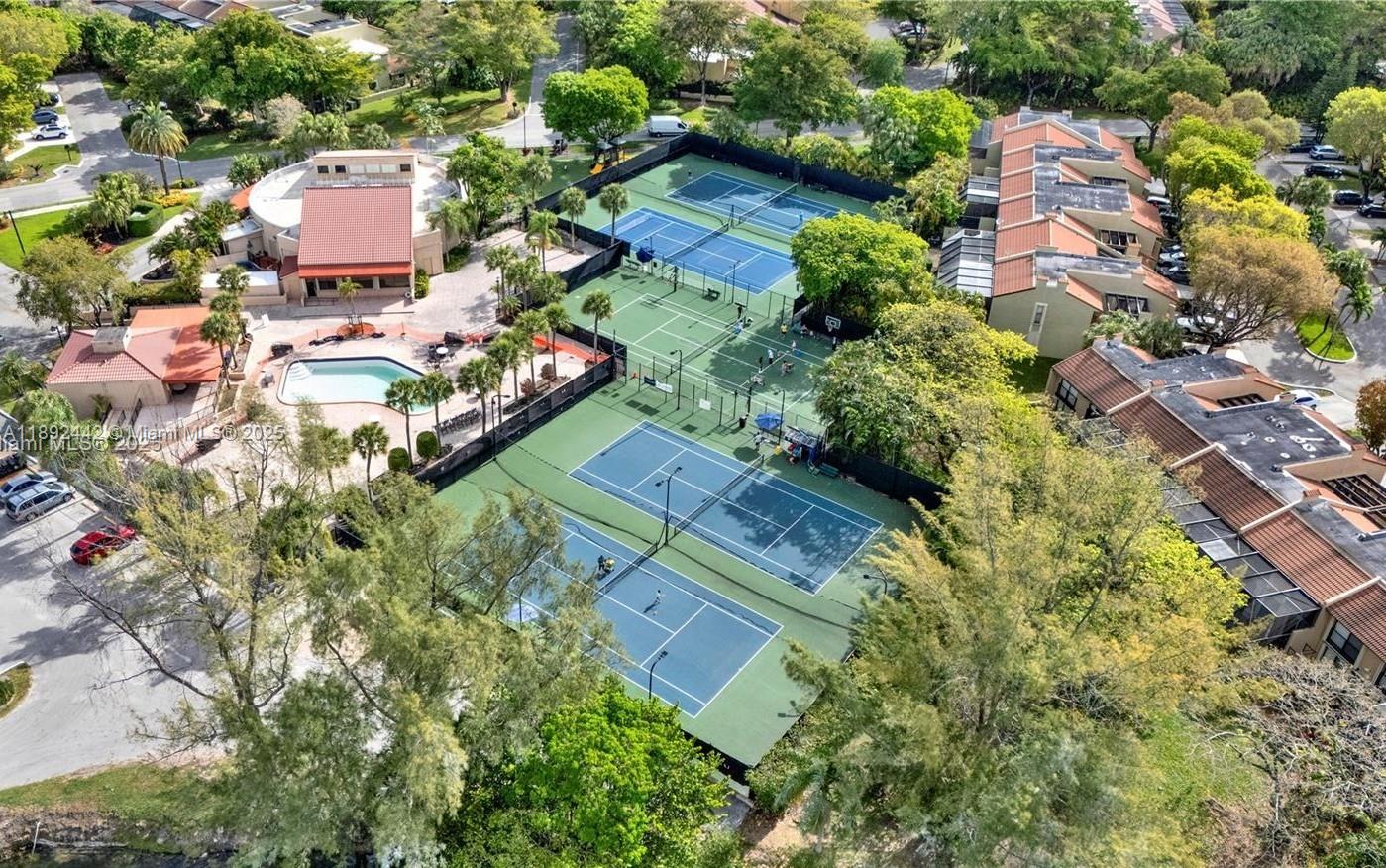 COSTA DEL SOL CONDO NO 3 - Residential