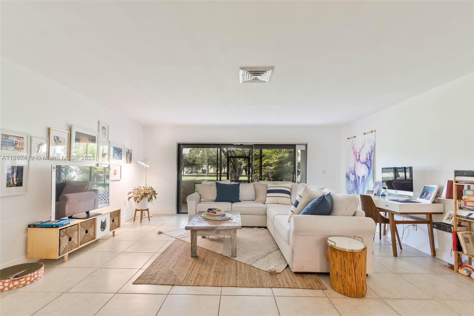COSTA DEL SOL CONDO NO 3 - Residential
