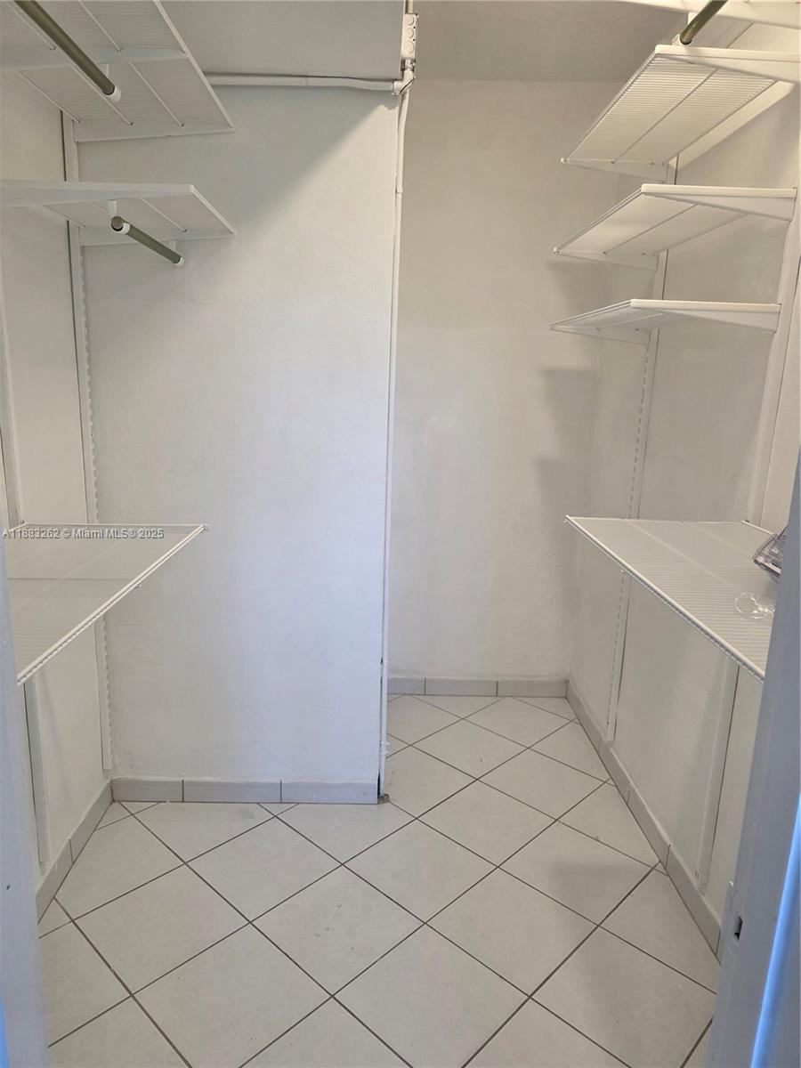 PARADISE VILLAS CONDO - Residential Lease
