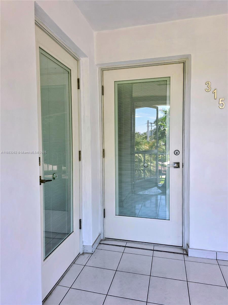 PARADISE VILLAS CONDO - Residential Lease