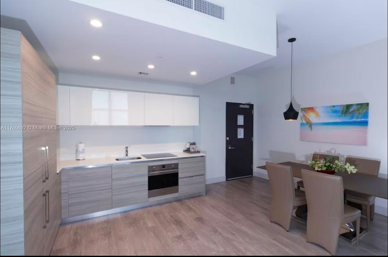COSTA HOLLYWOOD CONDO - Residential
