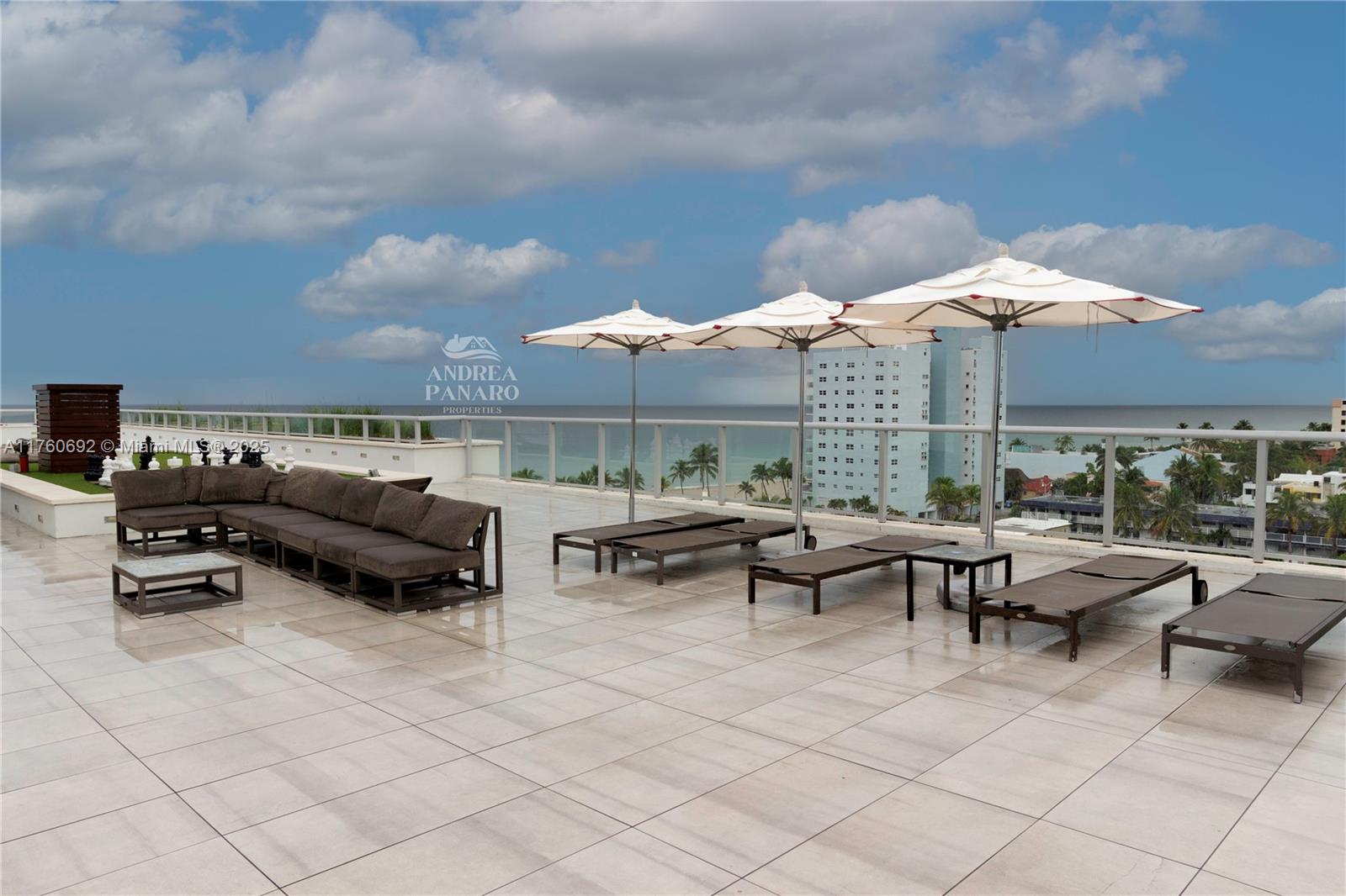 COSTA HOLLYWOOD CONDO - Residential