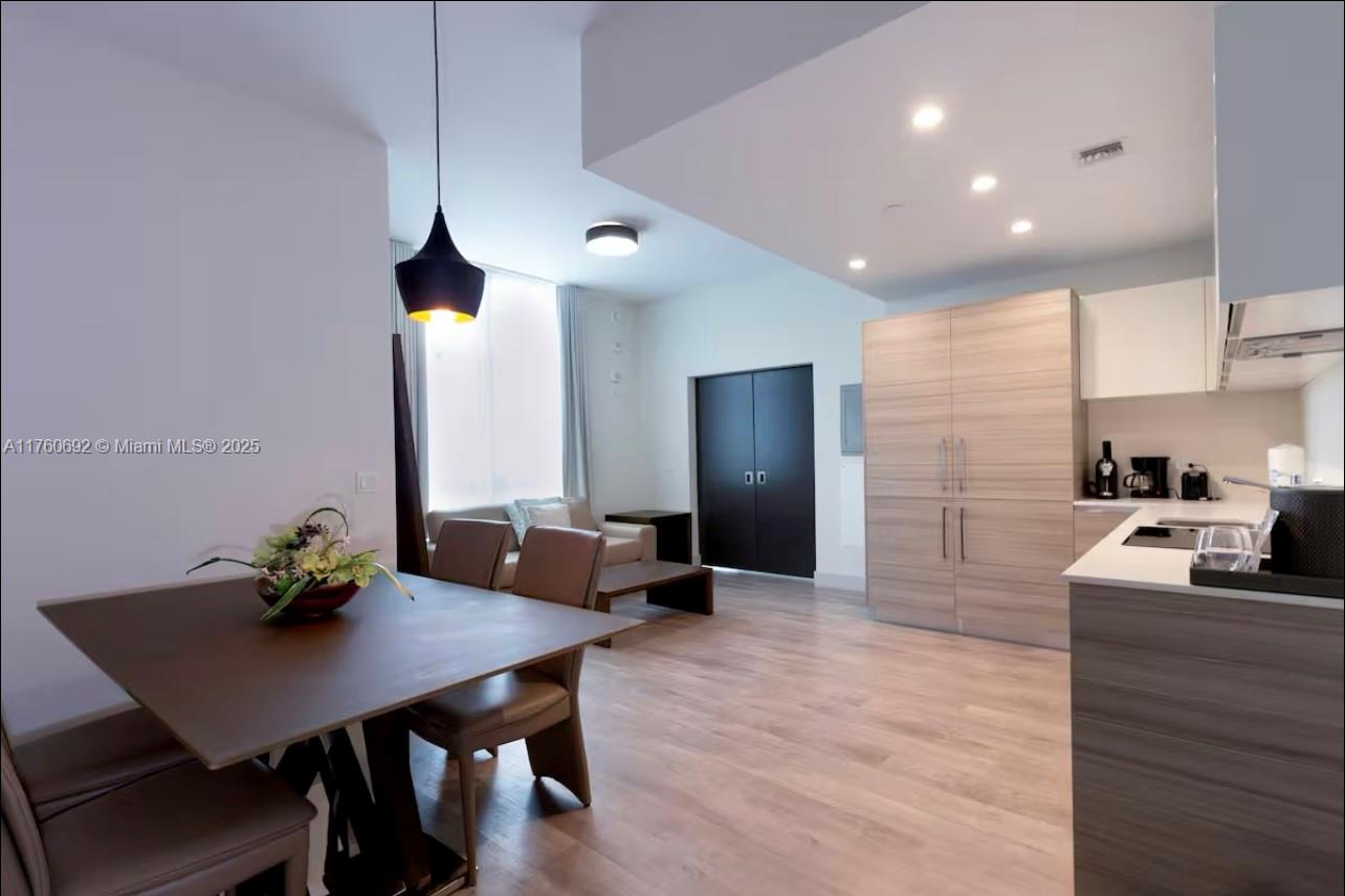 COSTA HOLLYWOOD CONDO - Residential
