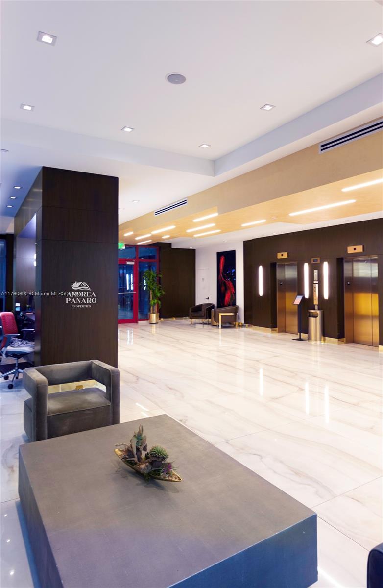 COSTA HOLLYWOOD CONDO - Residential