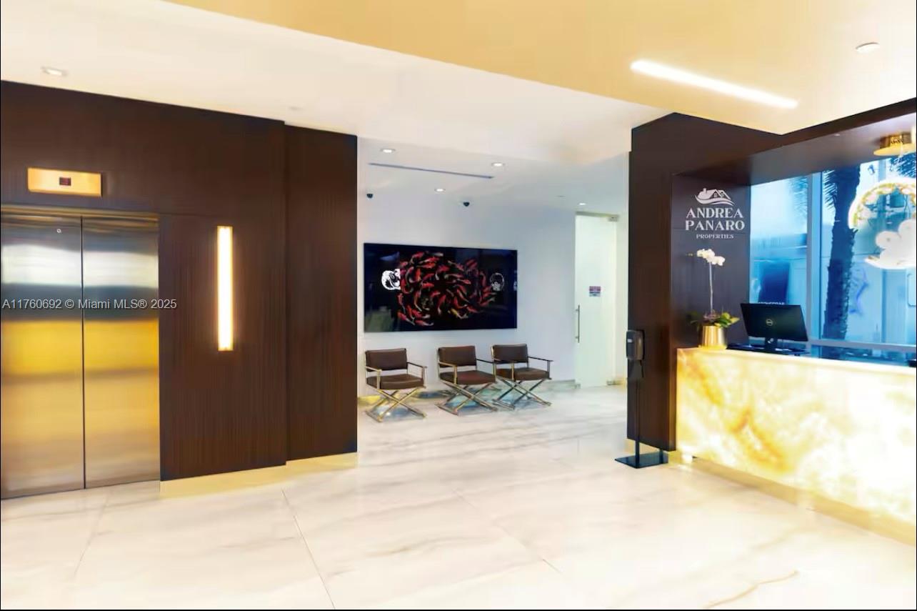 COSTA HOLLYWOOD CONDO - Residential