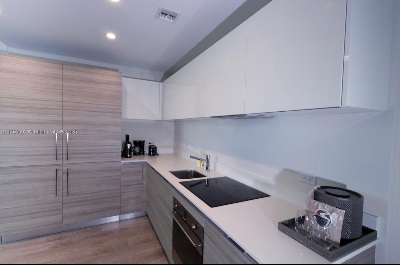 COSTA HOLLYWOOD CONDO - Residential