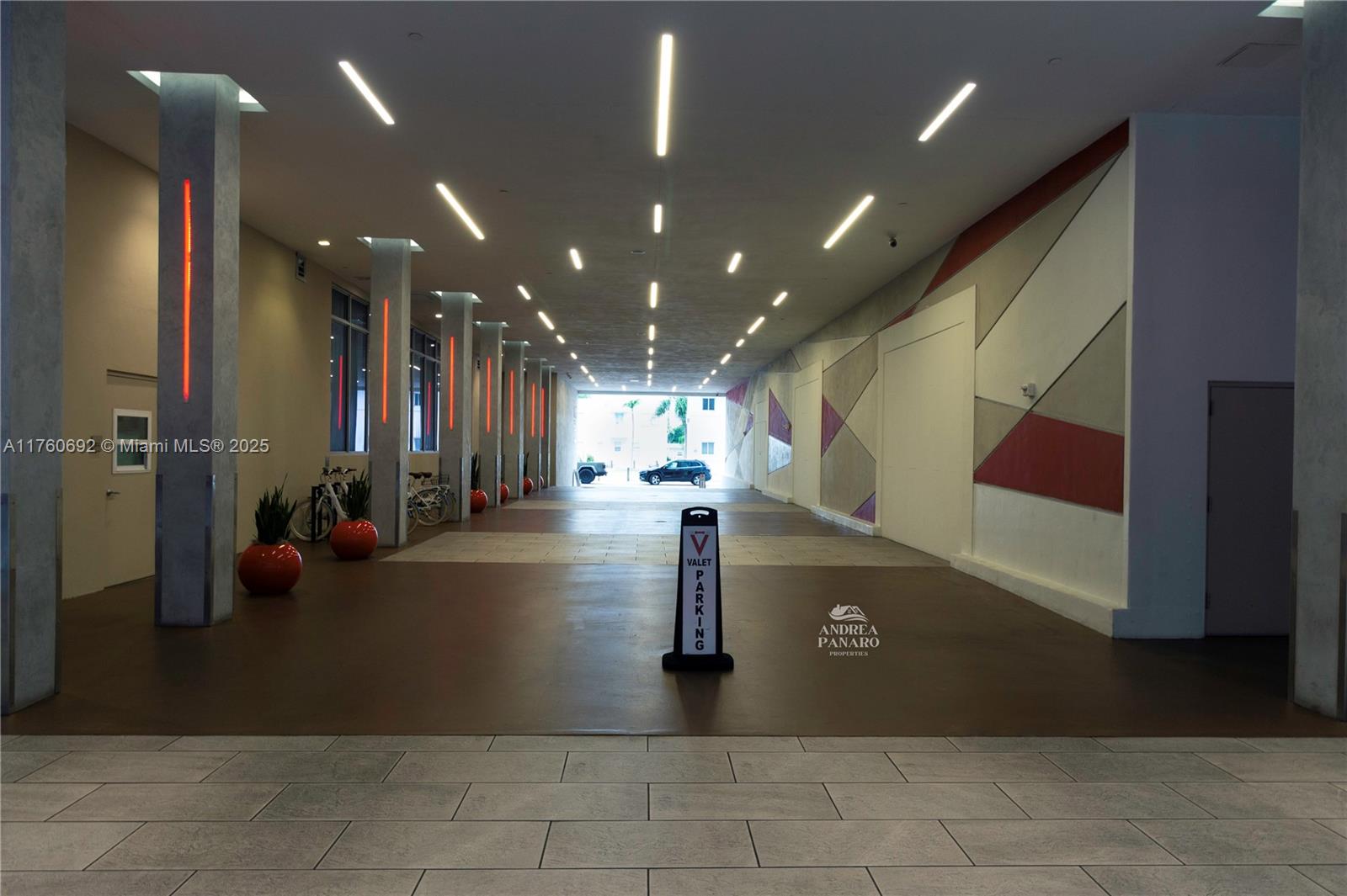 COSTA HOLLYWOOD CONDO - Residential