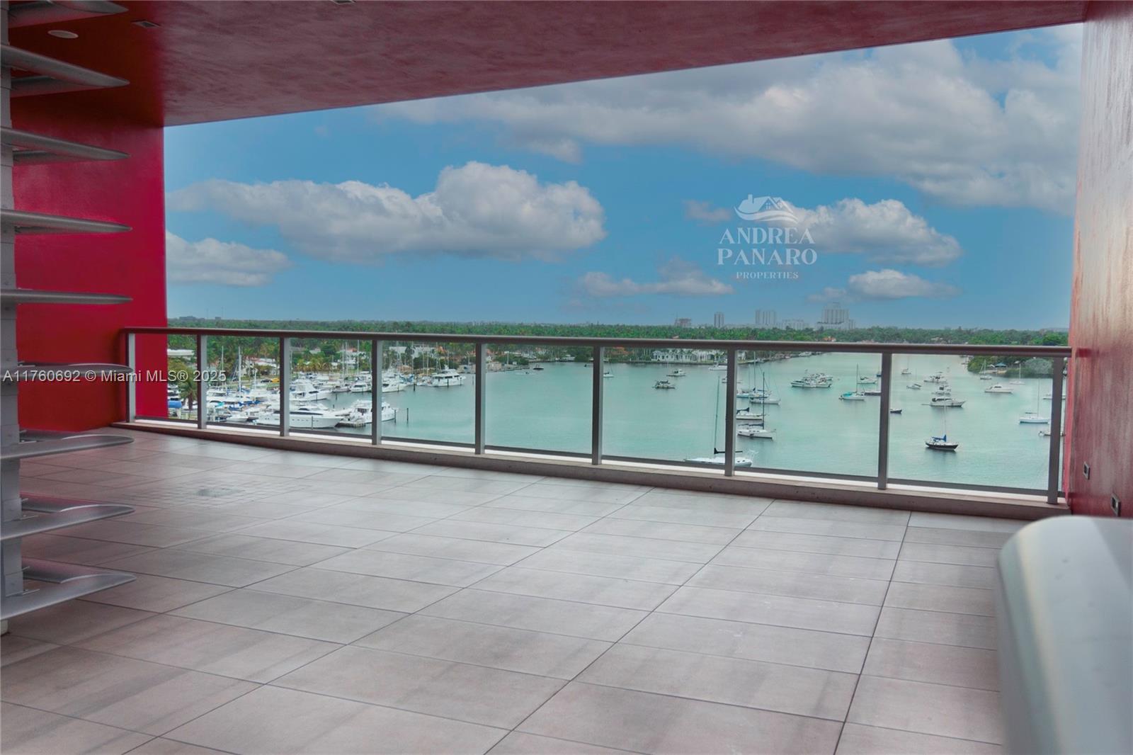 COSTA HOLLYWOOD CONDO - Residential