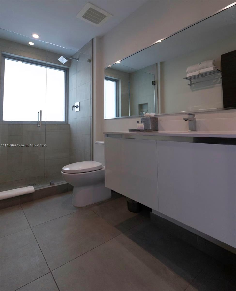 COSTA HOLLYWOOD CONDO - Residential