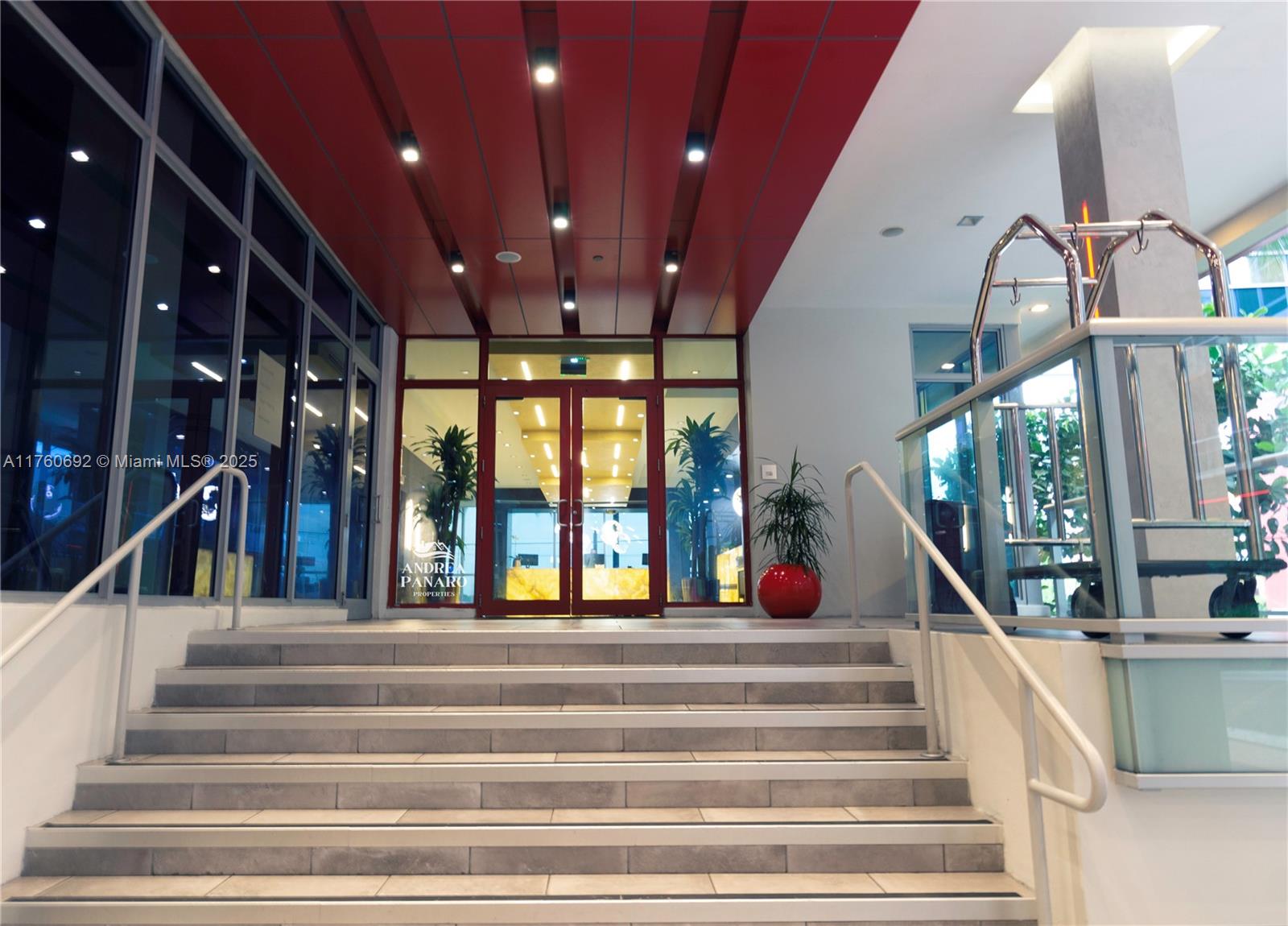 COSTA HOLLYWOOD CONDO - Residential