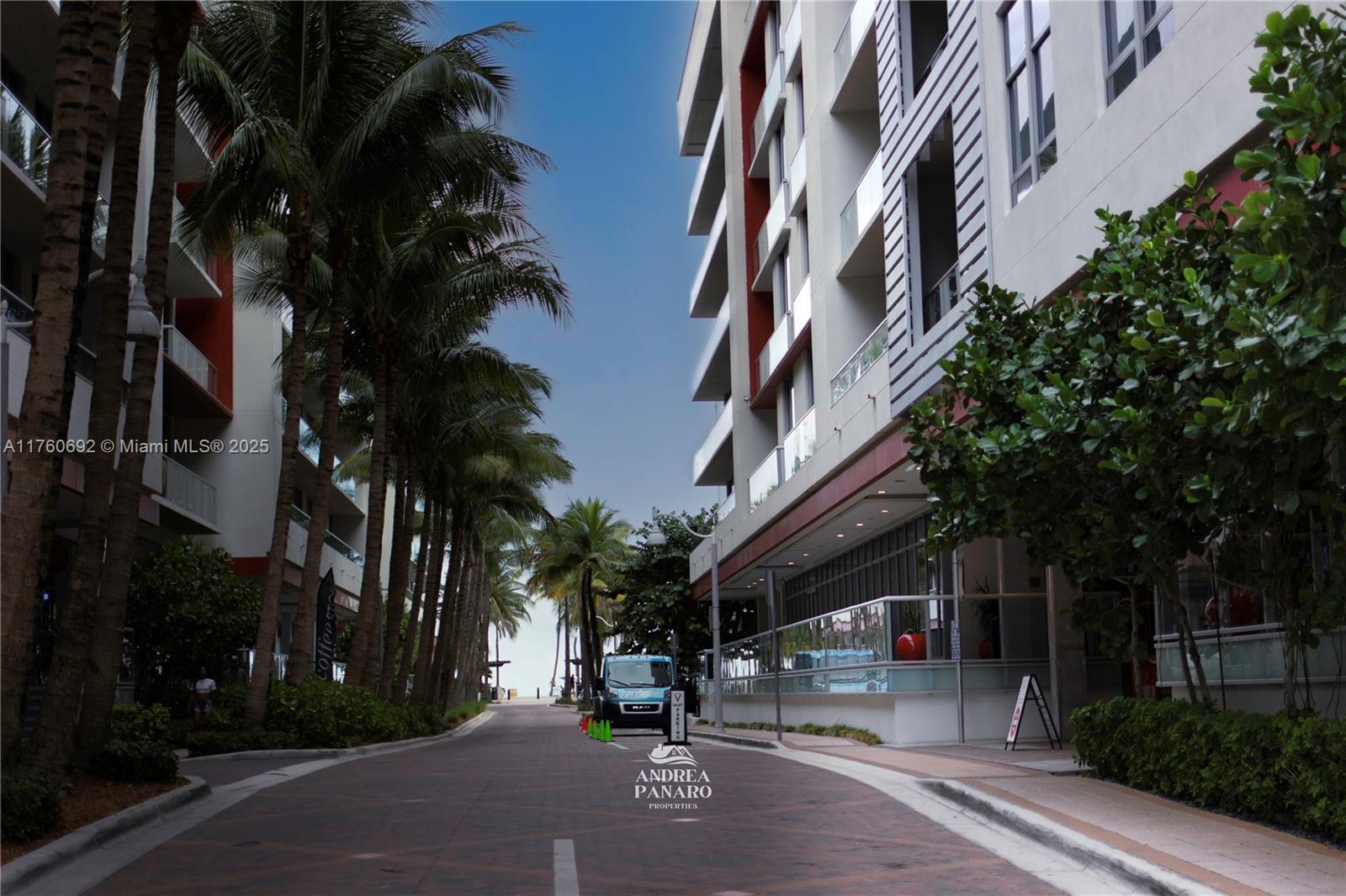 COSTA HOLLYWOOD CONDO - Residential