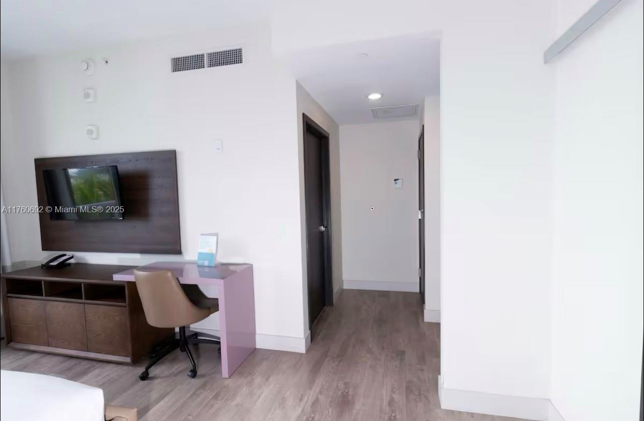 COSTA HOLLYWOOD CONDO - Residential