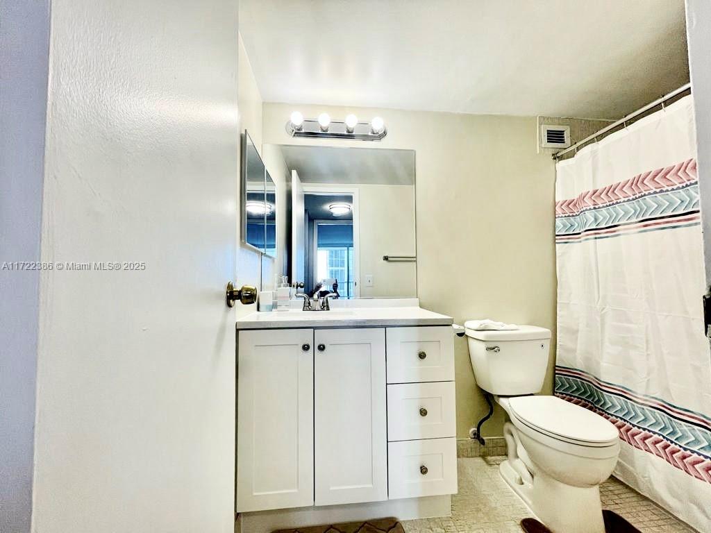 DESOTO PARK CONDO - Residential Lease