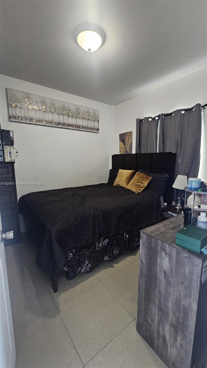 1857 NW 24th St 10