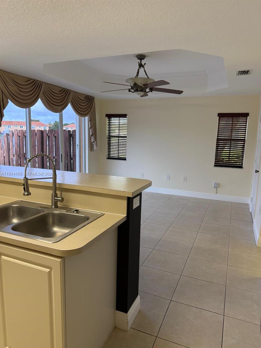 EGRET LAKES ESTATES SEC 2 - Residential Lease