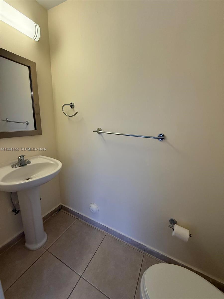 EGRET LAKES ESTATES SEC 2 - Residential Lease