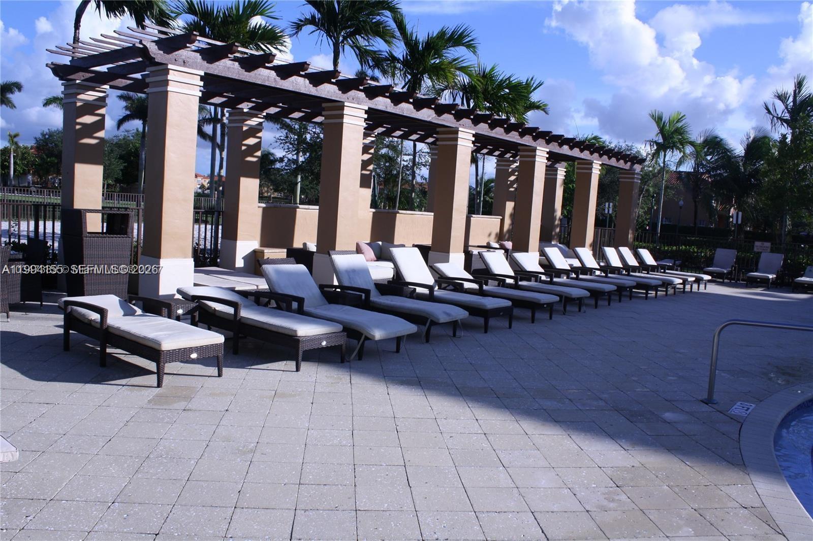 EGRET LAKES ESTATES SEC 2 - Residential Lease