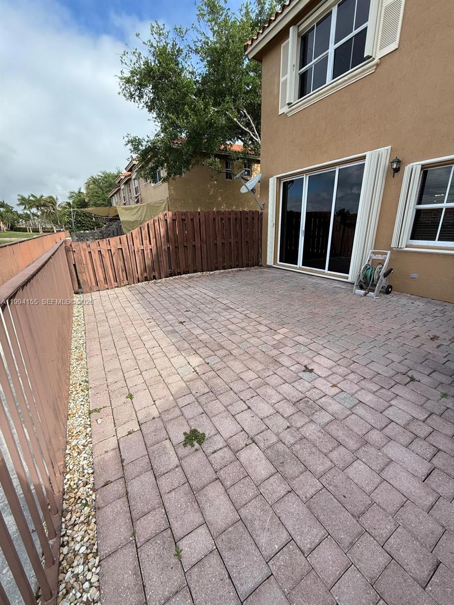 EGRET LAKES ESTATES SEC 2 - Residential Lease