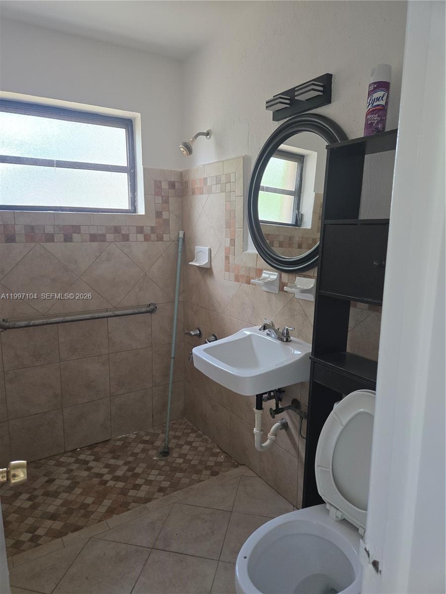 MIRACLE MANOR 3RD ADDN - Residential