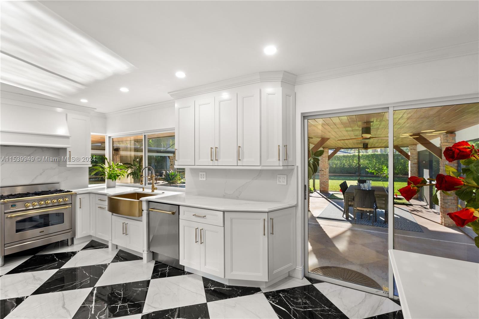 CORAL REEF ESTATES - Residential