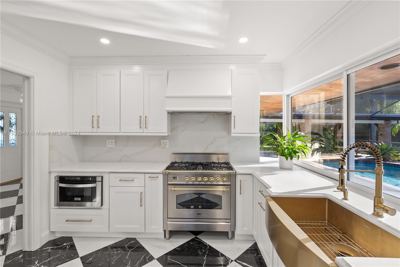 CORAL REEF ESTATES - Residential