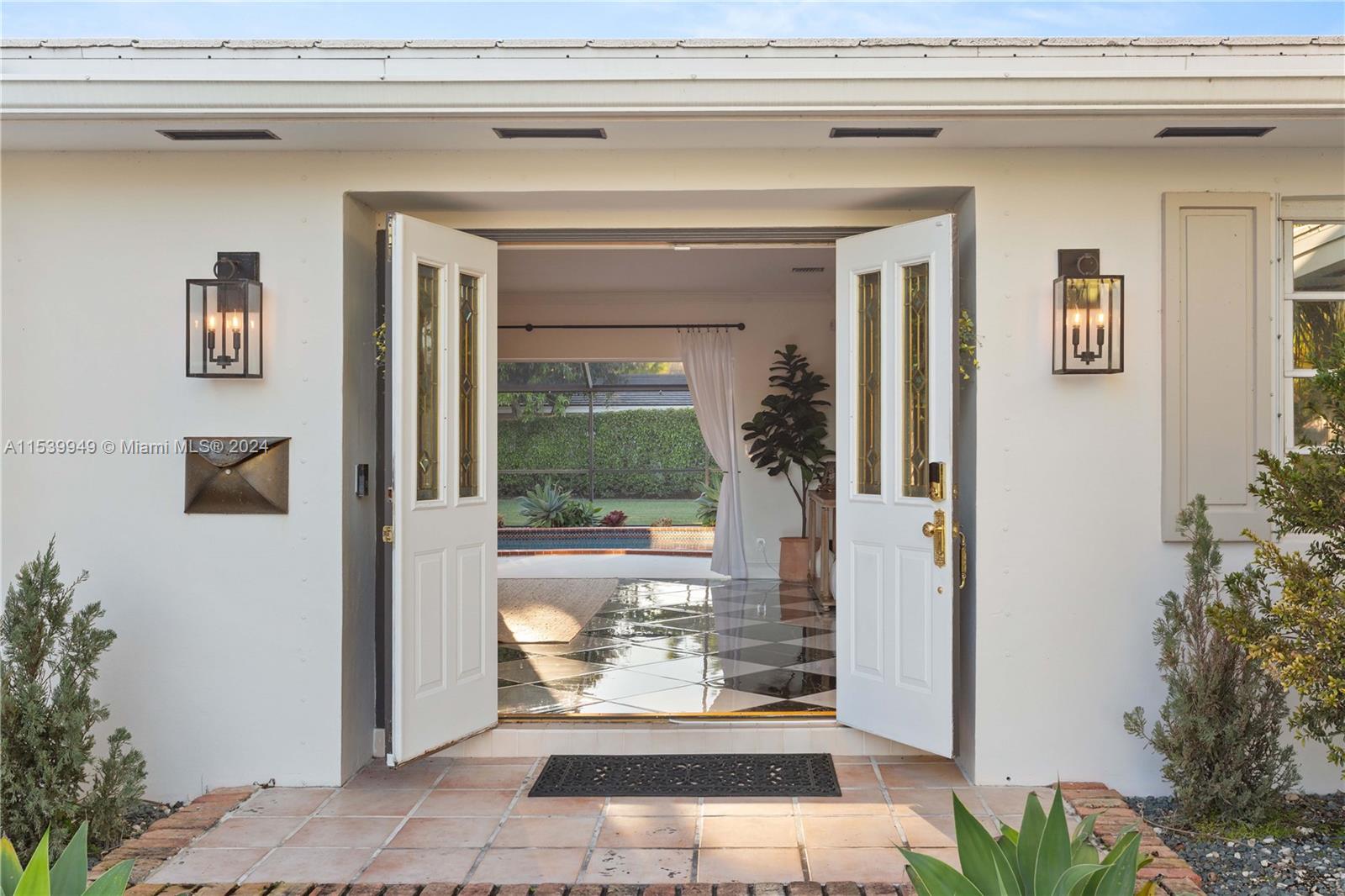 CORAL REEF ESTATES - Residential