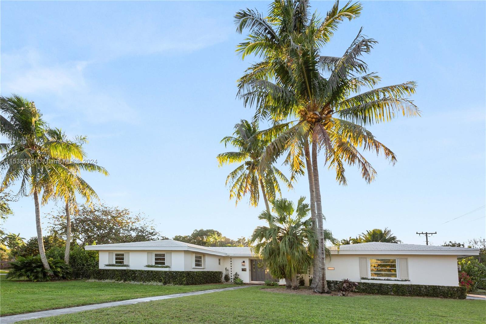 CORAL REEF ESTATES - Residential