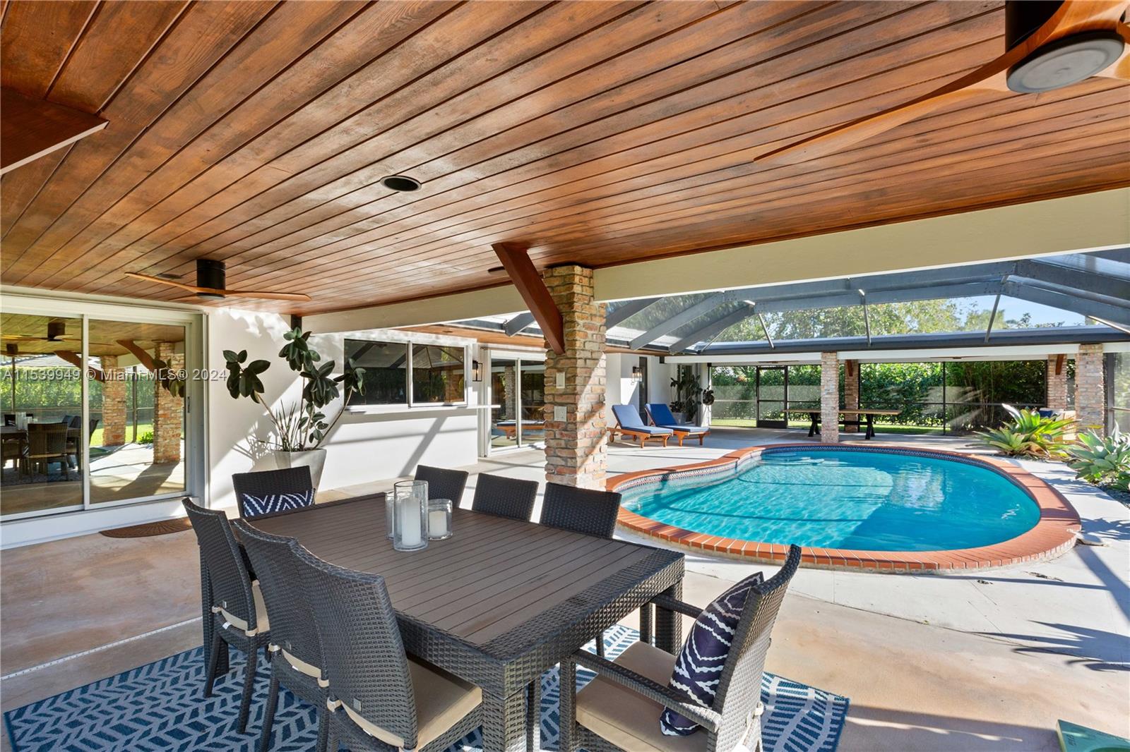 CORAL REEF ESTATES - Residential